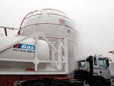 Cổ tức 2013: Bên “khủng”, bên “treo”